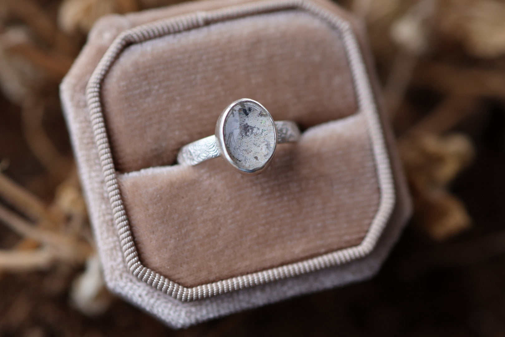 Floral Banded Memorial Ring with Glass